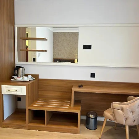 By Niluefer Hotel