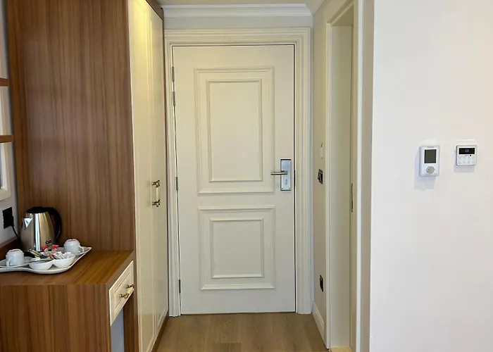 By Niluefer Hotel 3*